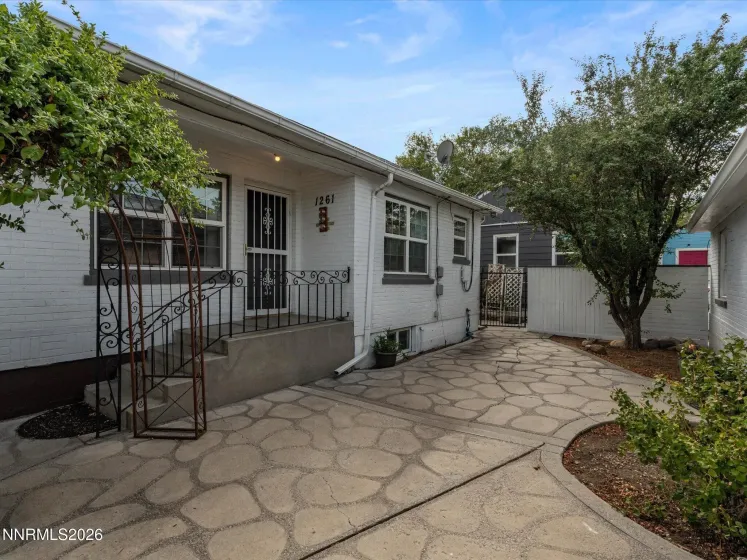 341 Arroyo, Reno, Nevada 89509, 4 Bedrooms Bedrooms, ,4 BathroomsBathrooms,Residential Income,Residential,Arroyo,0,260011940