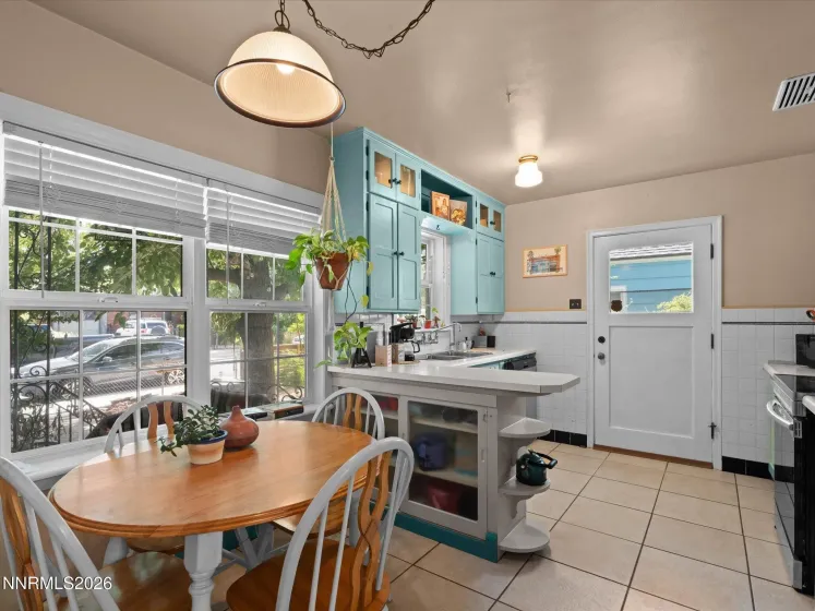 341 Arroyo, Reno, Nevada 89509, 4 Bedrooms Bedrooms, ,4 BathroomsBathrooms,Residential Income,Residential,Arroyo,0,260011940