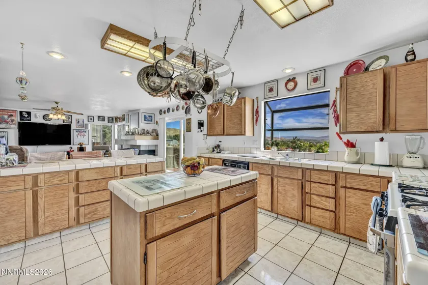 1790 Quail Run, Reno, Nevada 89523, 4 Bedrooms Bedrooms, ,3 BathroomsBathrooms,Residential,Residential,Quail Run,0,260011960