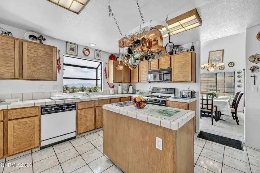 1790 Quail Run, Reno, Nevada 89523, 4 Bedrooms Bedrooms, ,3 BathroomsBathrooms,Residential,Residential,Quail Run,0,260011960