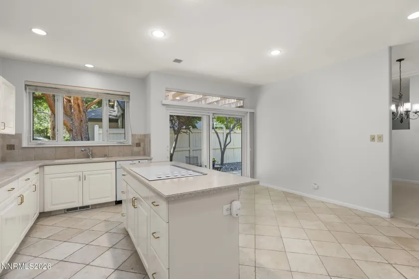 3905 Innsbruck, Reno, Nevada 89519, 2 Bedrooms Bedrooms, ,3 BathroomsBathrooms,Residential,Residential,Innsbruck,0,260009819