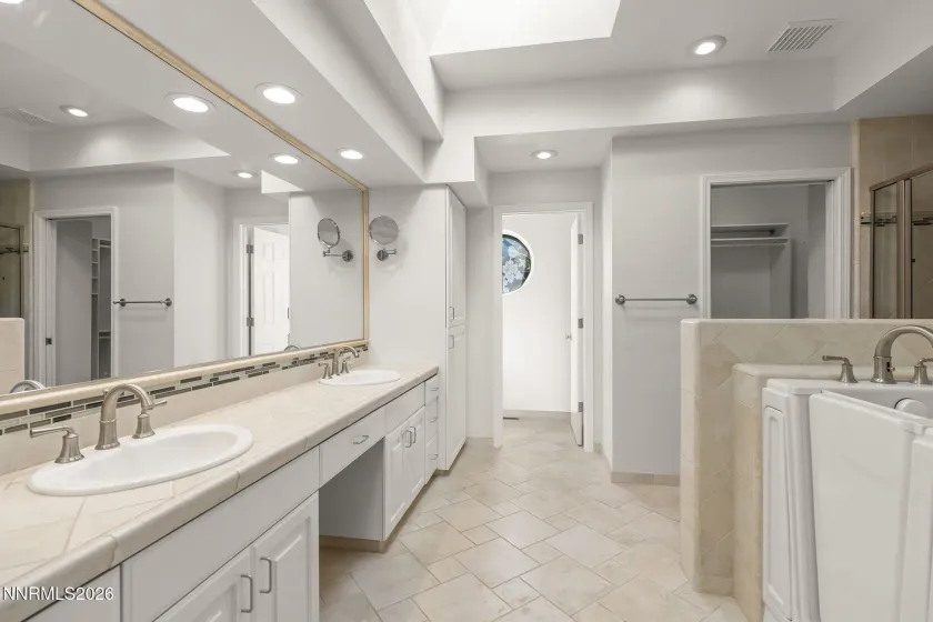 3905 Innsbruck, Reno, Nevada 89519, 2 Bedrooms Bedrooms, ,3 BathroomsBathrooms,Residential,Residential,Innsbruck,0,260009819
