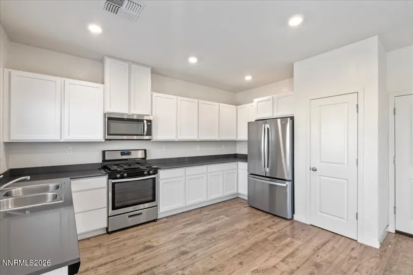 8879 Gazing Star, Reno, Nevada 89506, 3 Bedrooms Bedrooms, ,3 BathroomsBathrooms,Residential,Residential,Gazing Star,0,260011964