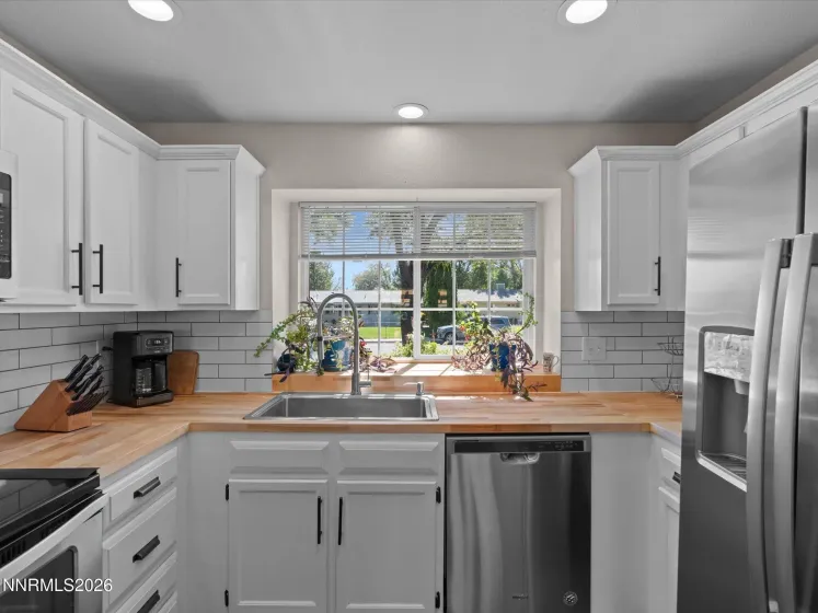 162 Gardengate, Carson City, Nevada 89706, 3 Bedrooms Bedrooms, ,2 BathroomsBathrooms,Residential,Residential,Gardengate,0,260011965