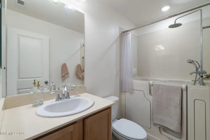 9319 Bay, Reno, Nevada 89506, 5 Bedrooms Bedrooms, ,3 BathroomsBathrooms,Residential,Residential,Bay,0,260011988