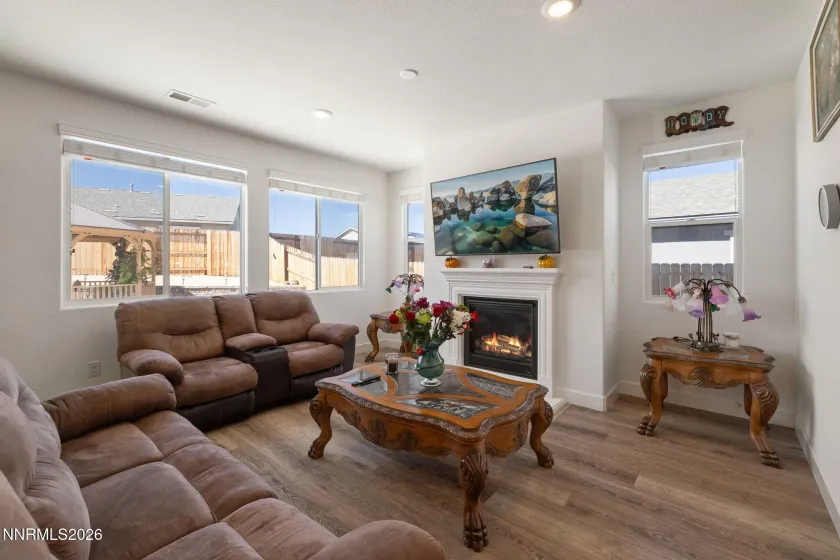 9319 Bay, Reno, Nevada 89506, 5 Bedrooms Bedrooms, ,3 BathroomsBathrooms,Residential,Residential,Bay,0,260011988