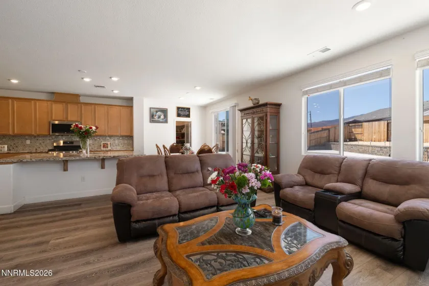9319 Bay, Reno, Nevada 89506, 5 Bedrooms Bedrooms, ,3 BathroomsBathrooms,Residential,Residential,Bay,0,260011988