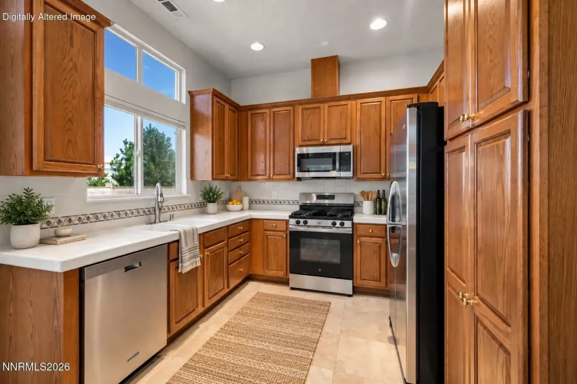 KITCHEN - VIRTUALLY STAGED