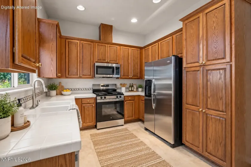 KITCHEN - VIRTUALLY STAGED