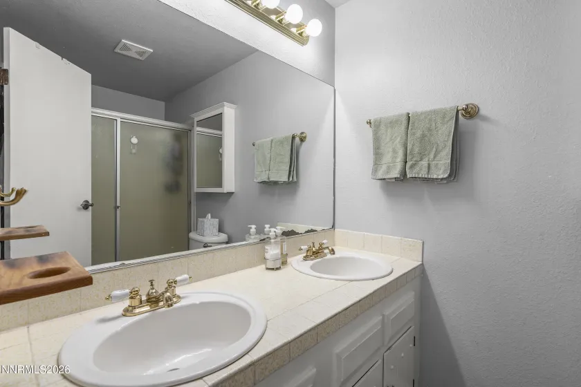 1335 Hilltop, Reno, Nevada 89509, 4 Bedrooms Bedrooms, ,3 BathroomsBathrooms,Residential,Residential,Hilltop,0,260011994