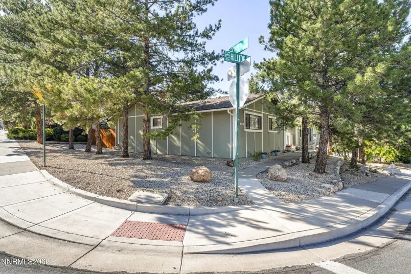1335 Hilltop, Reno, Nevada 89509, 4 Bedrooms Bedrooms, ,3 BathroomsBathrooms,Residential,Residential,Hilltop,0,260011994