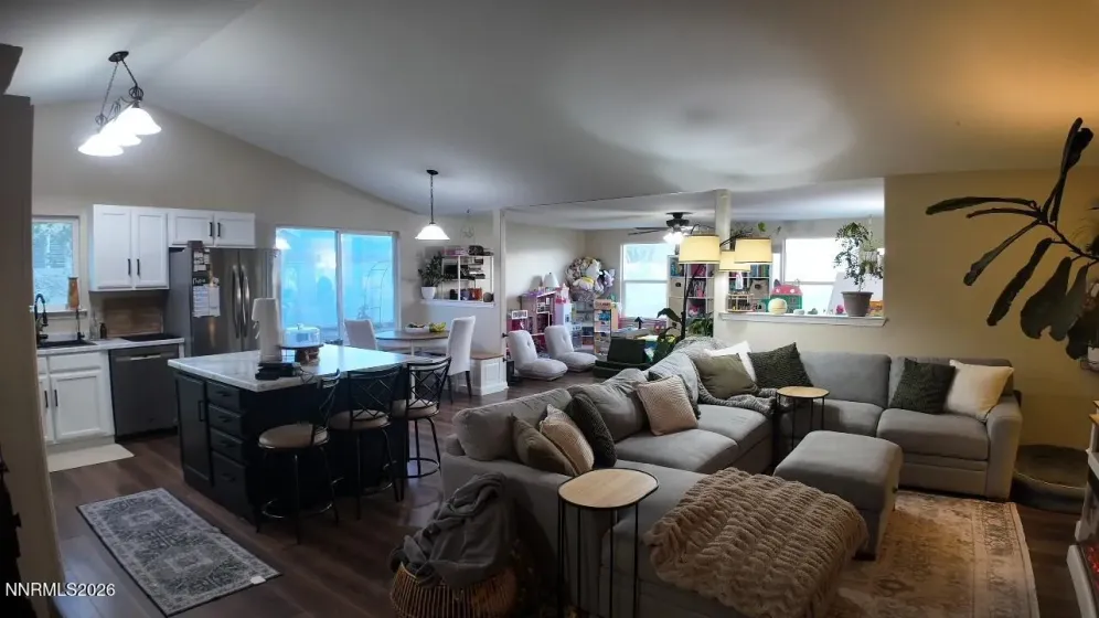 1342 White Bluffs, Fernley, Nevada 89408, 3 Bedrooms Bedrooms, ,2 BathroomsBathrooms,Residential,Residential,White Bluffs,0,260012000