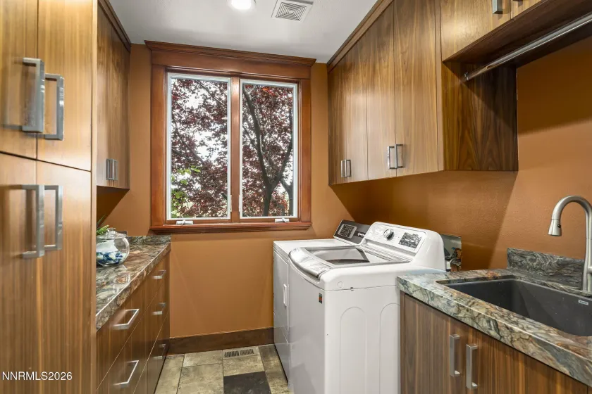 792 Aspen, Reno, Nevada 89519, 7 Bedrooms Bedrooms, ,8 BathroomsBathrooms,Residential,Residential,Aspen,0,260012025