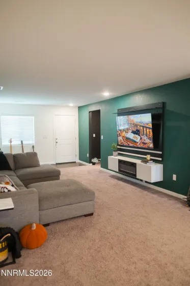 667 Osino, Reno, Nevada 89506, 3 Bedrooms Bedrooms, ,2 BathroomsBathrooms,Residential,Residential,Osino,0,260012026