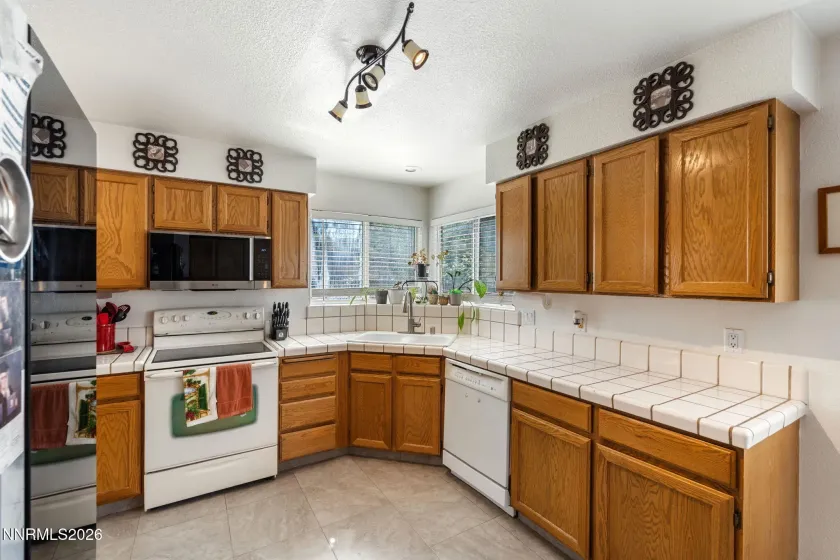 2195 Canyon Point, Sparks, Nevada 89436, 3 Bedrooms Bedrooms, ,3 BathroomsBathrooms,Residential,Residential,Canyon Point,0,260012027