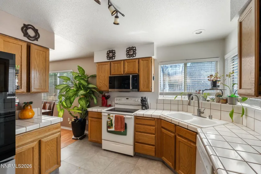 2195 Canyon Point, Sparks, Nevada 89436, 3 Bedrooms Bedrooms, ,3 BathroomsBathrooms,Residential,Residential,Canyon Point,0,260012027