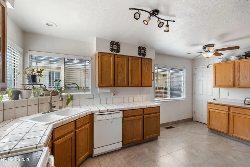 2195 Canyon Point, Sparks, Nevada 89436, 3 Bedrooms Bedrooms, ,3 BathroomsBathrooms,Residential,Residential,Canyon Point,0,260012027