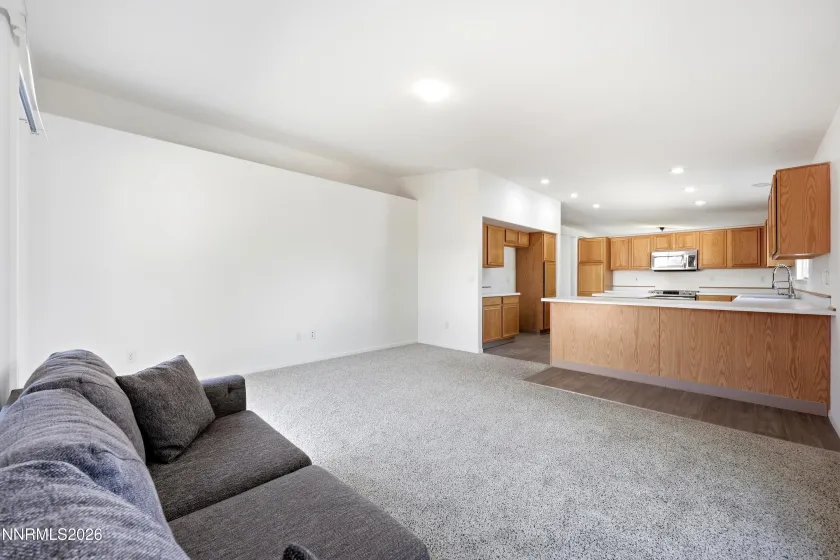 17743 Fossil, Reno, Nevada 89508, 3 Bedrooms Bedrooms, ,2 BathroomsBathrooms,Residential,Residential,Fossil,0,260012032