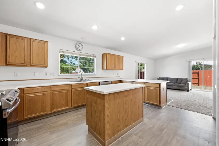 17743 Fossil, Reno, Nevada 89508, 3 Bedrooms Bedrooms, ,2 BathroomsBathrooms,Residential,Residential,Fossil,0,260012032