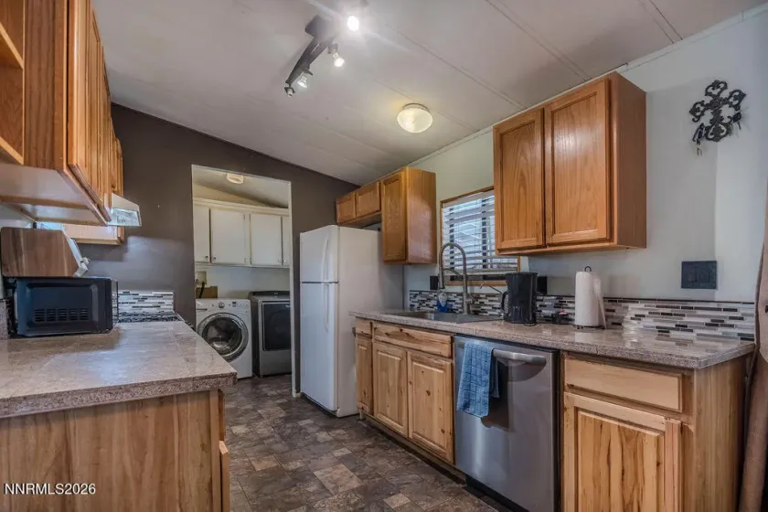 841 Scott, Fernley, Nevada 89408, 4 Bedrooms Bedrooms, ,2 BathroomsBathrooms,Residential,Residential,Scott,0,260012045