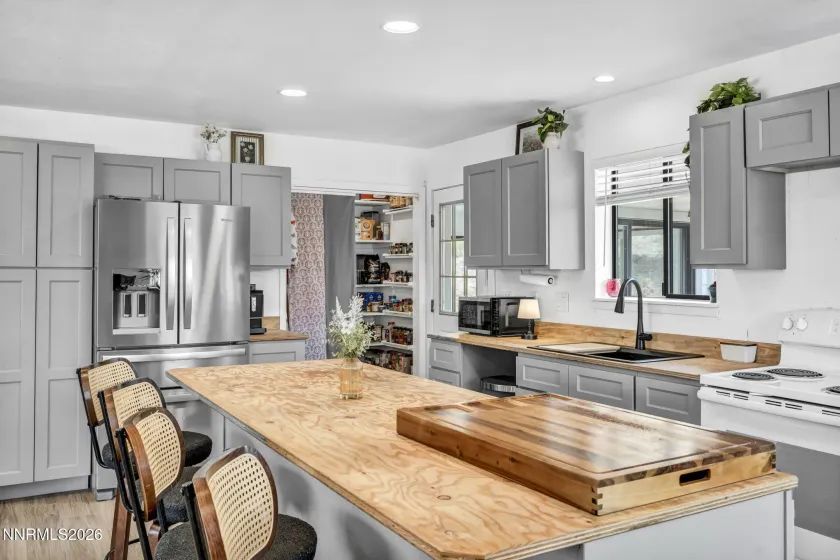 21 Dry Canyon, Coleville, California 96107, 3 Bedrooms Bedrooms, ,2 BathroomsBathrooms,Residential,Residential,Dry Canyon,0,260012051