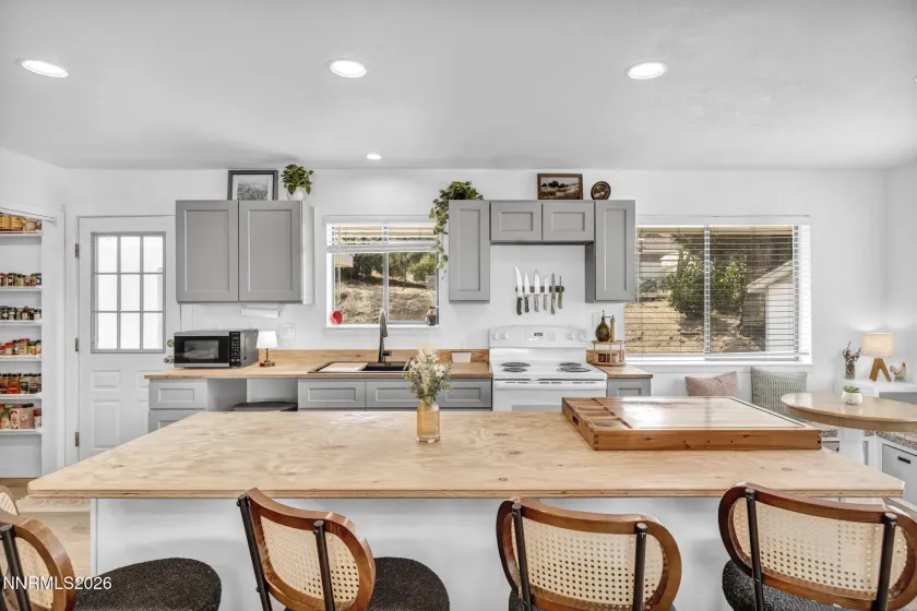 21 Dry Canyon, Coleville, California 96107, 3 Bedrooms Bedrooms, ,2 BathroomsBathrooms,Residential,Residential,Dry Canyon,0,260012051