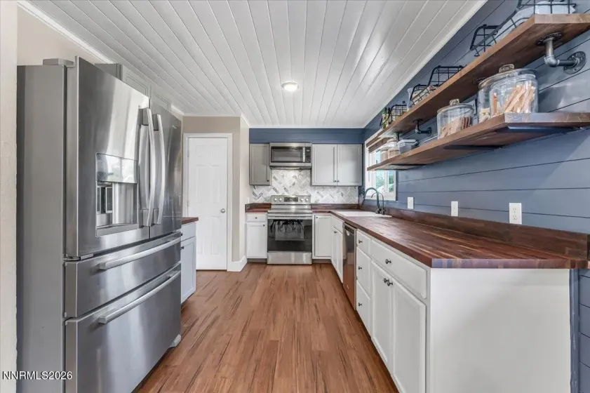 415 Curry, Fernley, Nevada 89408, 3 Bedrooms Bedrooms, ,2 BathroomsBathrooms,Residential,Residential,Curry,0,260012052