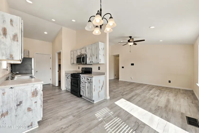 202 Rosecrest, Fernley, Nevada 89408, 3 Bedrooms Bedrooms, ,2 BathroomsBathrooms,Residential,Residential,Rosecrest,0,260012061