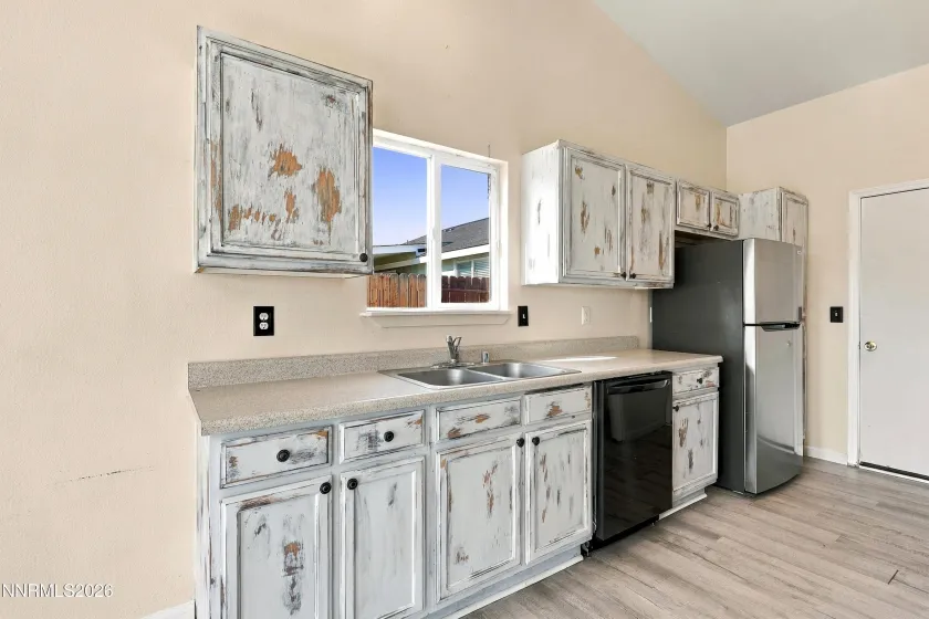 202 Rosecrest, Fernley, Nevada 89408, 3 Bedrooms Bedrooms, ,2 BathroomsBathrooms,Residential,Residential,Rosecrest,0,260012061