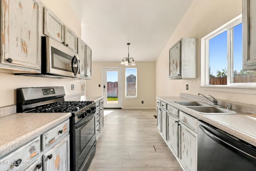 202 Rosecrest, Fernley, Nevada 89408, 3 Bedrooms Bedrooms, ,2 BathroomsBathrooms,Residential,Residential,Rosecrest,0,260012061