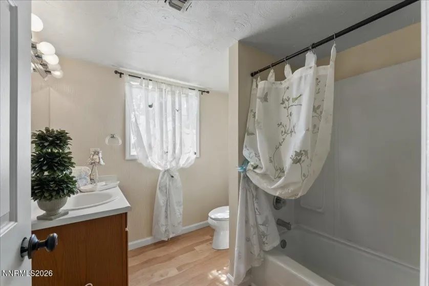 990 Riverview, Gardnerville, Nevada 89460, 4 Bedrooms Bedrooms, ,3 BathroomsBathrooms,Residential,Residential,Riverview,0,260012091