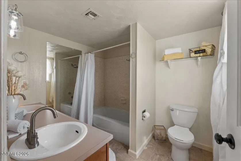990 Riverview, Gardnerville, Nevada 89460, 4 Bedrooms Bedrooms, ,3 BathroomsBathrooms,Residential,Residential,Riverview,0,260012091