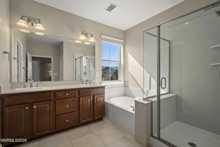 1670 Samantha Crest, Reno, Nevada 89523, 4 Bedrooms Bedrooms, ,3 BathroomsBathrooms,Residential,Residential,Samantha Crest,0,260012093