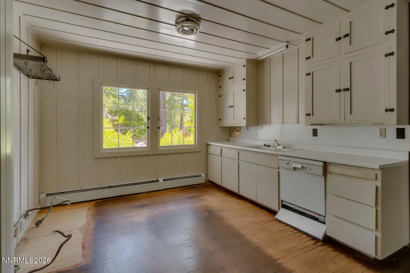9898 Lake, Kings Beach, California 96143, 7 Bedrooms Bedrooms, ,5 BathroomsBathrooms,Residential,Residential,Lake,0,260012096