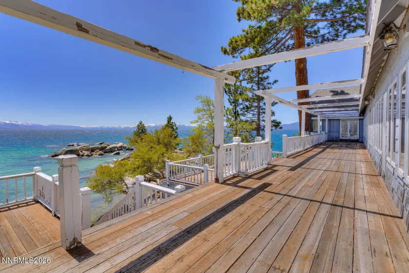 9898 Lake, Kings Beach, California 96143, 7 Bedrooms Bedrooms, ,5 BathroomsBathrooms,Residential,Residential,Lake,0,260012096