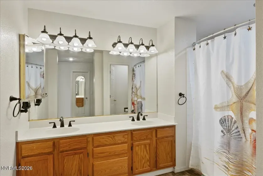 5245 Santa Barbara, Sparks, Nevada 89436, 3 Bedrooms Bedrooms, ,2 BathroomsBathrooms,Residential,Residential,Santa Barbara,0,260012100