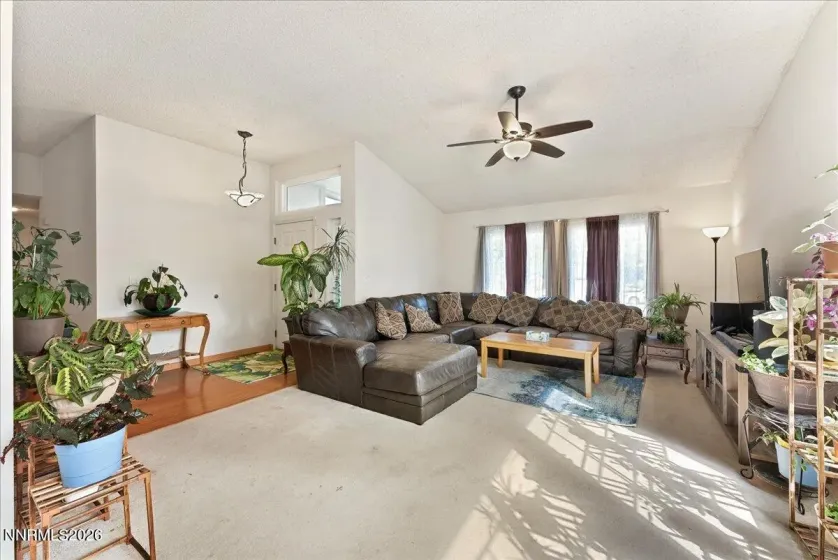 5245 Santa Barbara, Sparks, Nevada 89436, 3 Bedrooms Bedrooms, ,2 BathroomsBathrooms,Residential,Residential,Santa Barbara,0,260012100