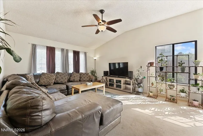5245 Santa Barbara, Sparks, Nevada 89436, 3 Bedrooms Bedrooms, ,2 BathroomsBathrooms,Residential,Residential,Santa Barbara,0,260012100