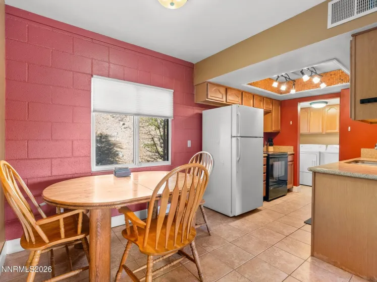 230 Bisset, Reno, Nevada 89503, 2 Bedrooms Bedrooms, ,2 BathroomsBathrooms,Residential,Residential,Bisset,0,260012117