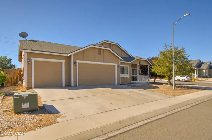 654 Canary, Fernley, Nevada 89408, 4 Bedrooms Bedrooms, ,3 BathroomsBathrooms,Residential,Residential,Canary,0,260012133