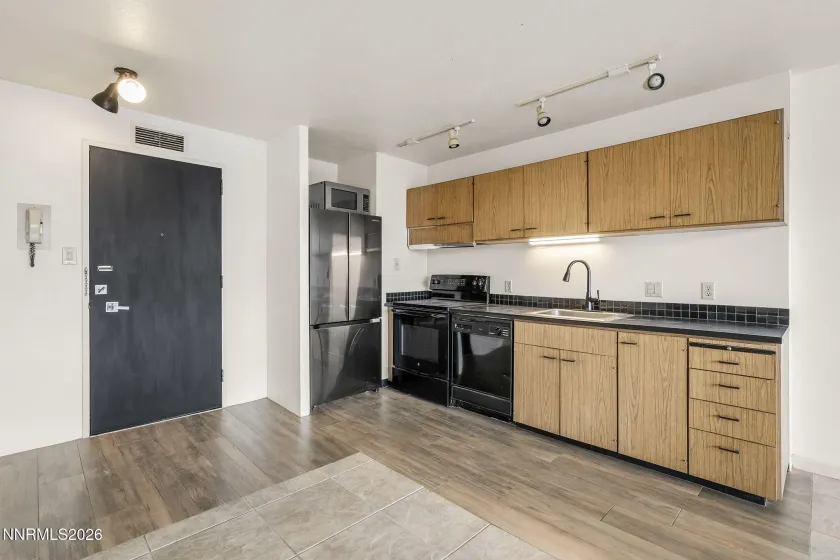 100 Arlington, Reno, Nevada 89501, 1 Bedroom Bedrooms, ,2 BathroomsBathrooms,Residential,Residential,Arlington,0,260012134