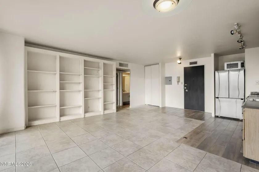 100 Arlington, Reno, Nevada 89501, 1 Bedroom Bedrooms, ,2 BathroomsBathrooms,Residential,Residential,Arlington,0,260012134