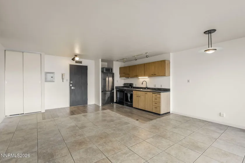 100 Arlington, Reno, Nevada 89501, 1 Bedroom Bedrooms, ,2 BathroomsBathrooms,Residential,Residential,Arlington,0,260012134