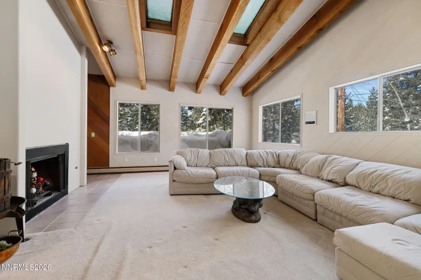 Middle floor living room.