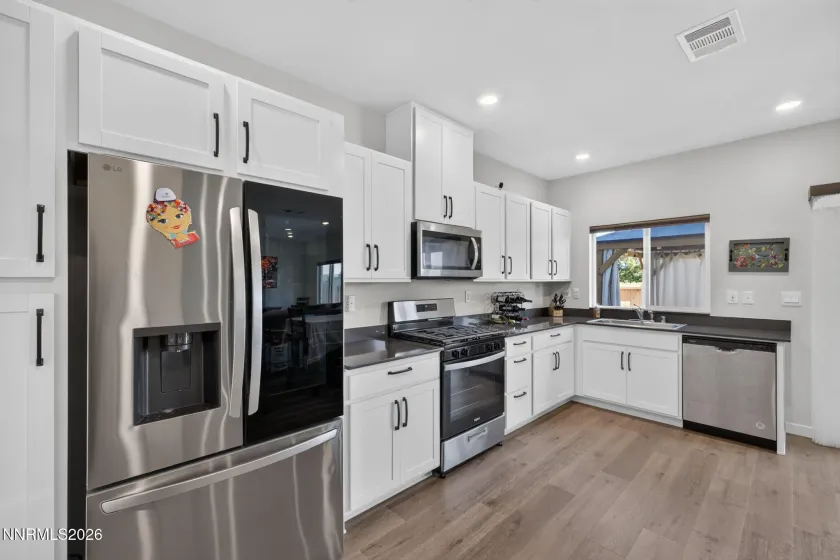 7709 Wandering, Reno, Nevada 89506, 4 Bedrooms Bedrooms, ,3 BathroomsBathrooms,Residential,Residential,Wandering,0,260012157