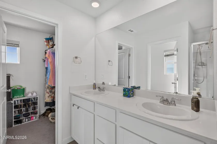 7709 Wandering, Reno, Nevada 89506, 4 Bedrooms Bedrooms, ,3 BathroomsBathrooms,Residential,Residential,Wandering,0,260012157