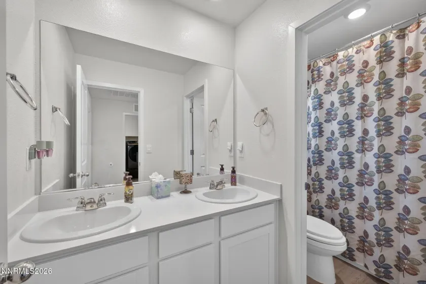 7709 Wandering, Reno, Nevada 89506, 4 Bedrooms Bedrooms, ,3 BathroomsBathrooms,Residential,Residential,Wandering,0,260012157