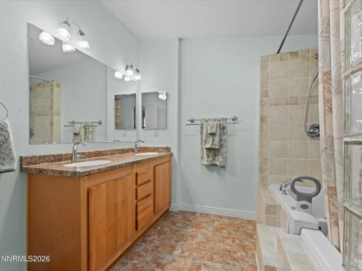 1307 Kingslane, Gardnerville, Nevada 89410, 2 Bedrooms Bedrooms, ,2 BathroomsBathrooms,Residential,Residential,Kingslane,0,260012172