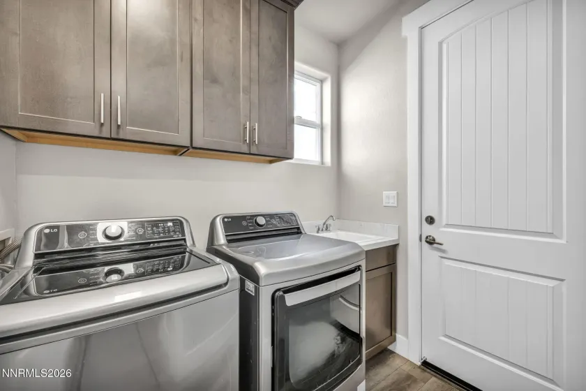 944 Los Alamitos, Minden, Nevada 89423, 4 Bedrooms Bedrooms, ,4 BathroomsBathrooms,Residential,Residential,Los Alamitos,0,260012204