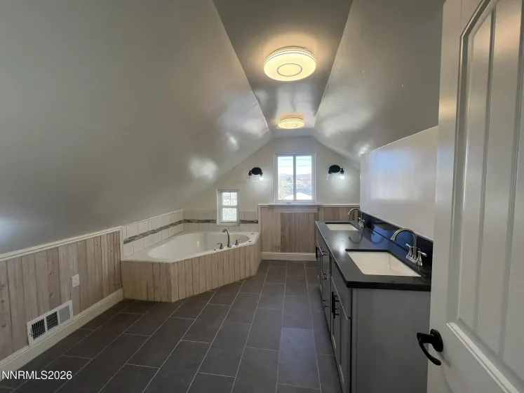 1832 H, Sparks, Nevada 89431, 2 Bedrooms Bedrooms, ,2 BathroomsBathrooms,Residential,Residential,H,0,260003453